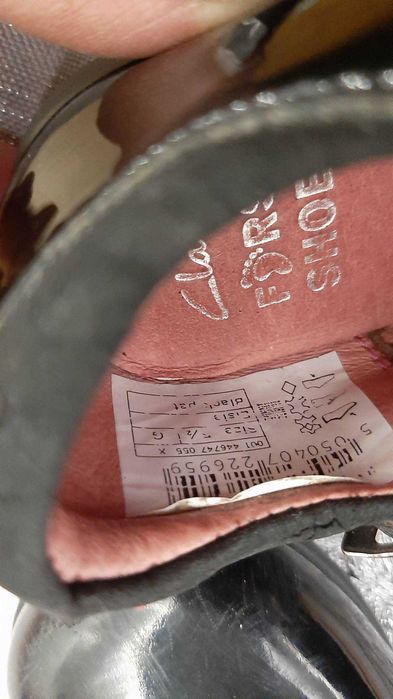 Lakierki skórzane buty dziewczęce półbuty sandały 22