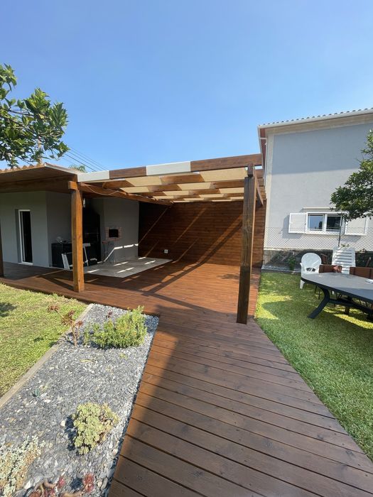 Construcao de areas exteriores em madeira (trabalho profissional)