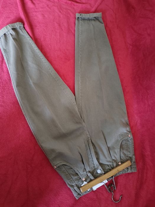 Bershka джинсы горчичные бежевые мокко новые мом бананы