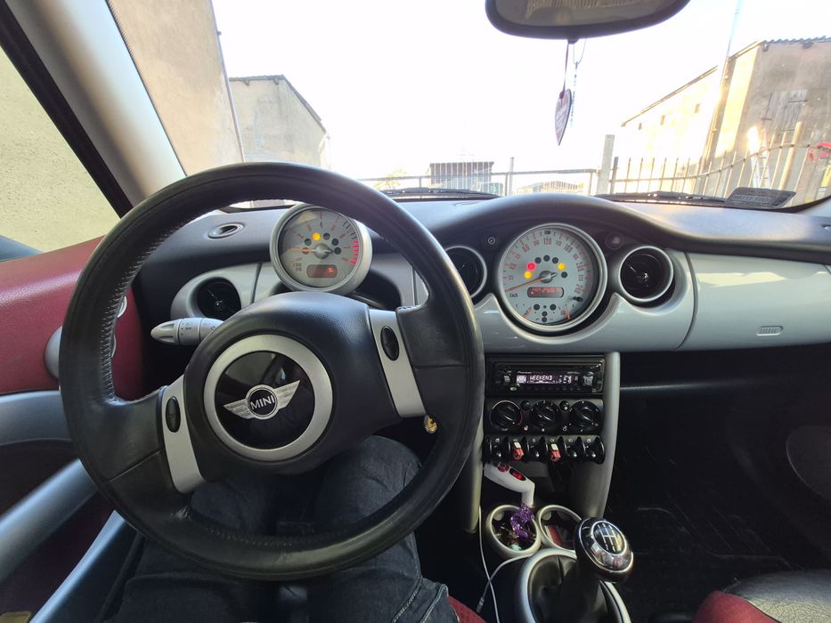 Mini Cooper 1.6 benzyna 116km