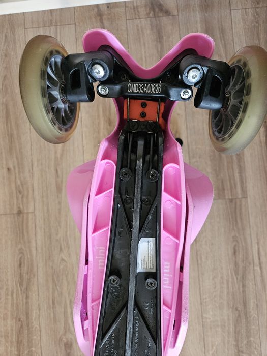 Самокат дитячий Micro Mini2go Deluxe Pink триколісний