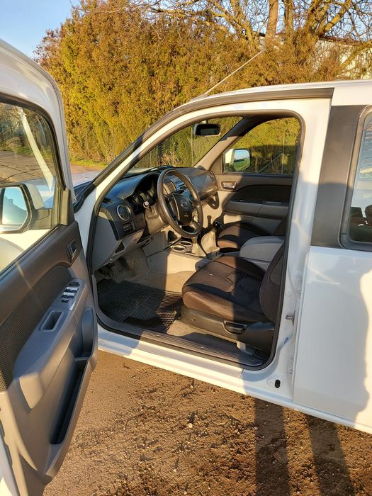 Mazda BT-50 2.5 D 2012 rok klimatyzacja