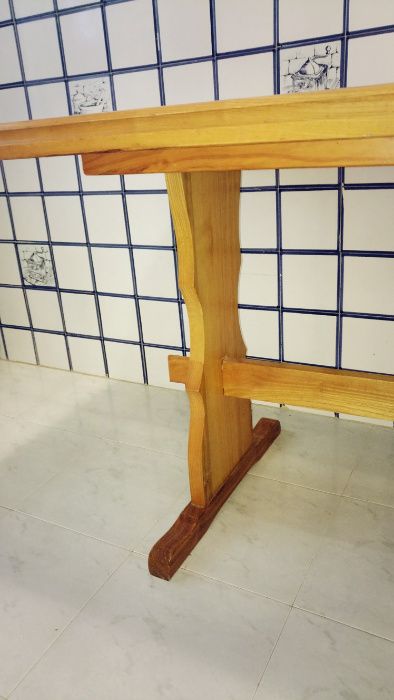 Rustic common table64552787545090123