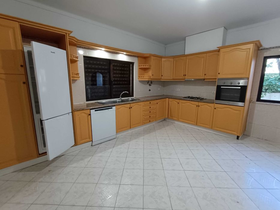 Arrendamento de imóvel (vivenda) T4 Loulé