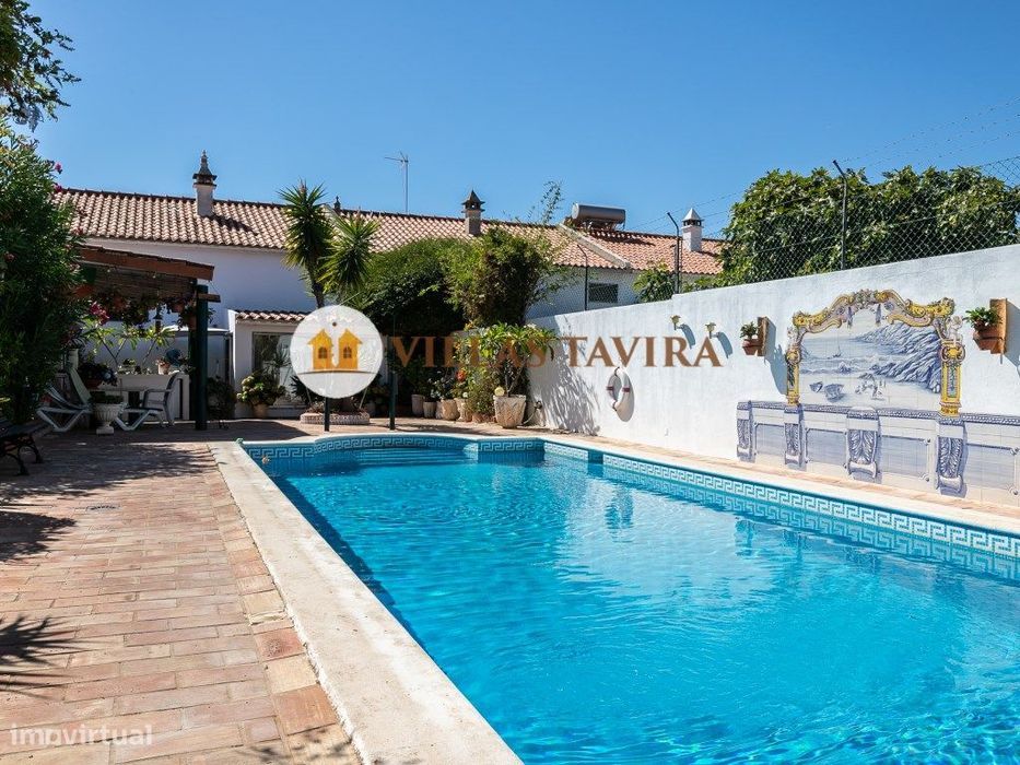 Moradia T3+1 - Centro da cidade - Com Piscina e garagem