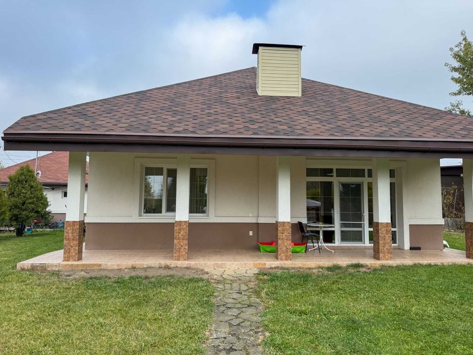 Продам чудовий будинок в Боянівці, всього 15 км від Рівного.