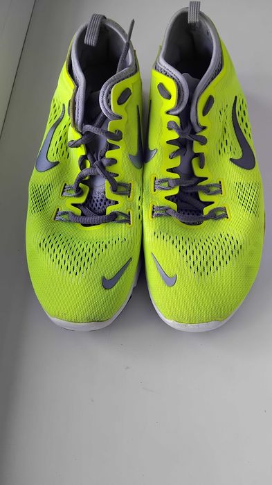 Nike free tr fit 4  37,5р 23,5см кросiвки