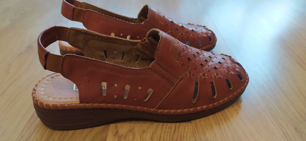 Босоножки женские из натуральной кожи