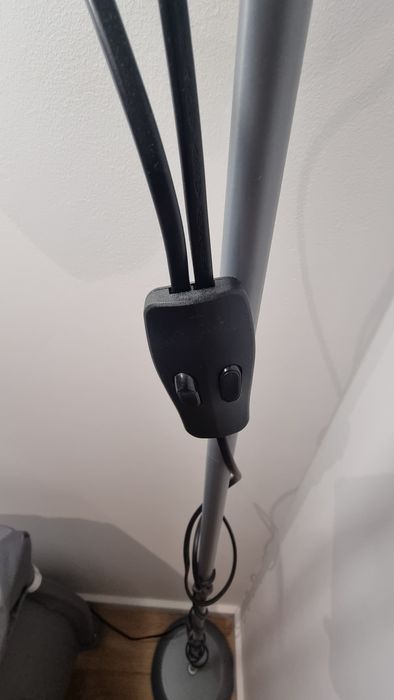 Candeeiro de chão elegante