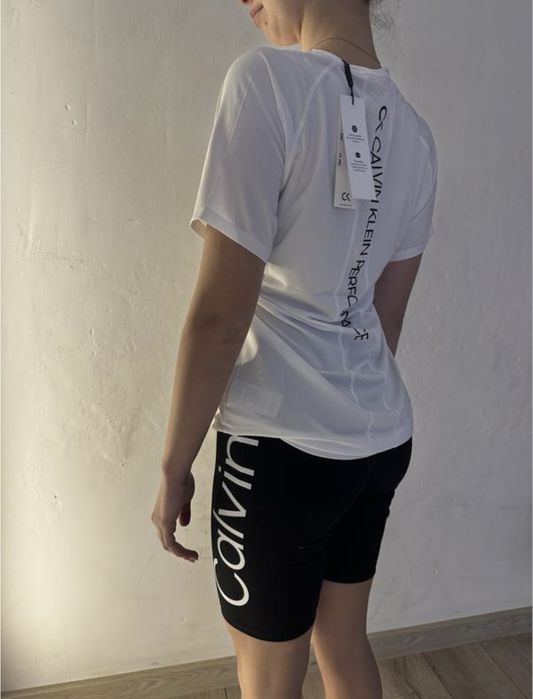 Футболка calvin klein спортивна