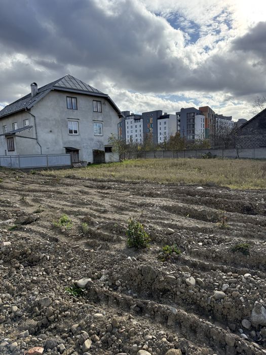 Продам ділянку 10 соток, Вовчинець, вул. Шевченка — власник