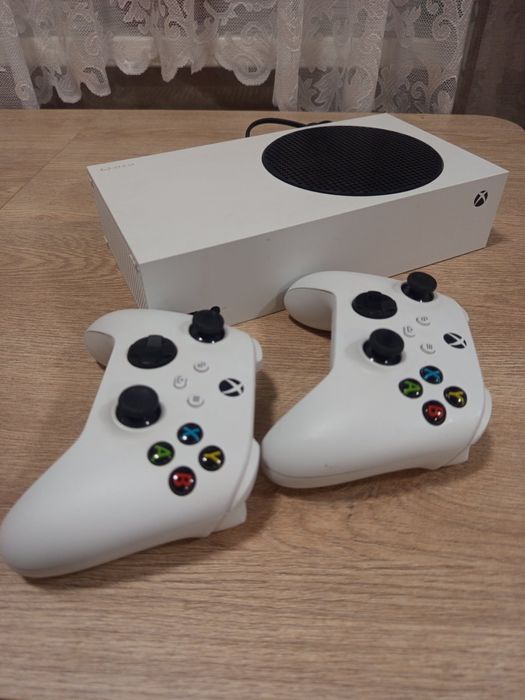 Xbox series S + 2 геймпади