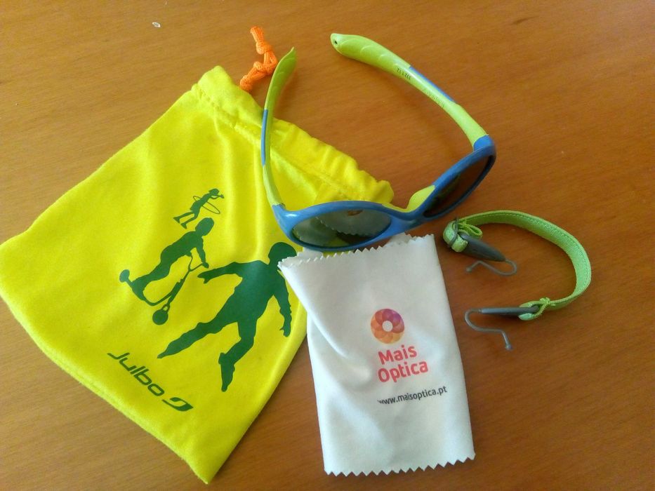 Óculos de sol com proteção UV para bebés