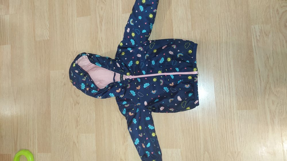 Продам детскую куртку-ветровку