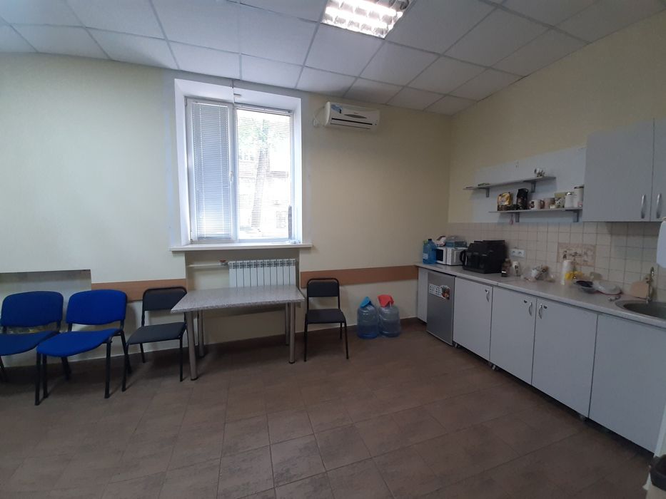 Сдам Помещение, есть Бомбоубежище, 1й этаж, Центр