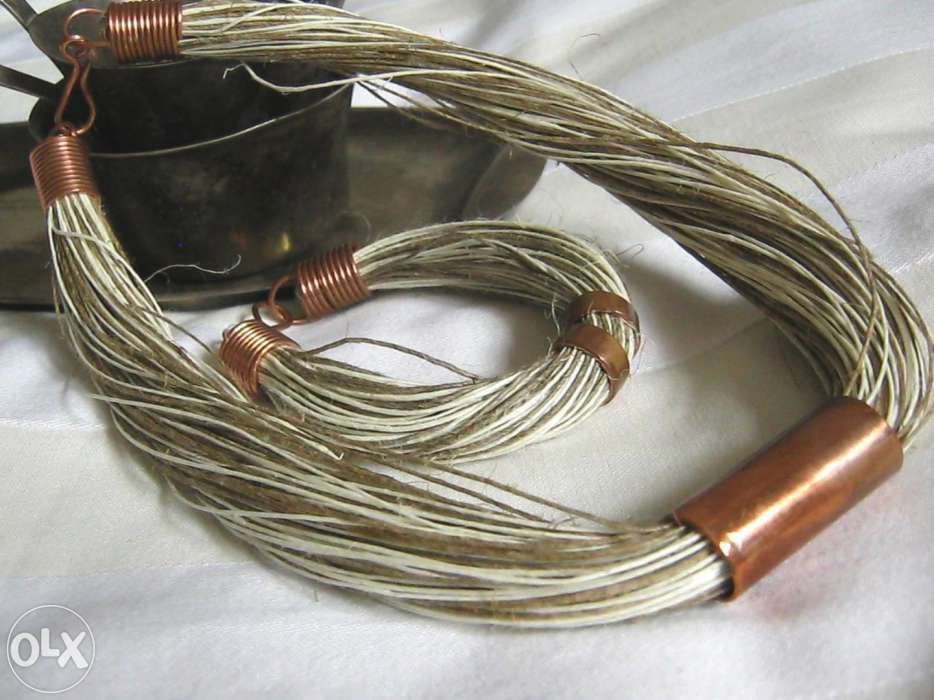 Miedź i len. Oryginalny zestaw biżuterii