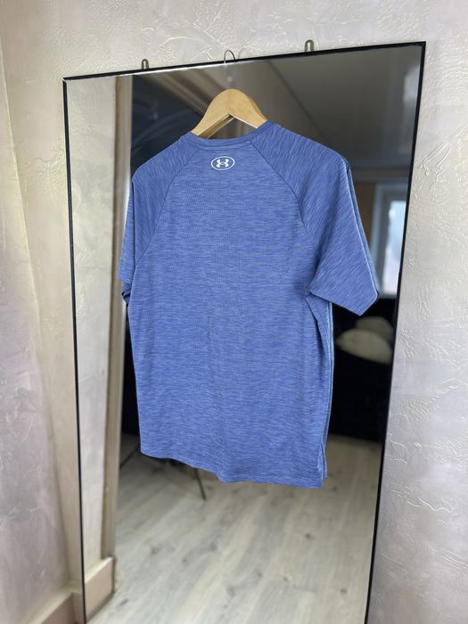 Спортивна футболка Under Armour Tech Tee: комфорт та вологовідведення