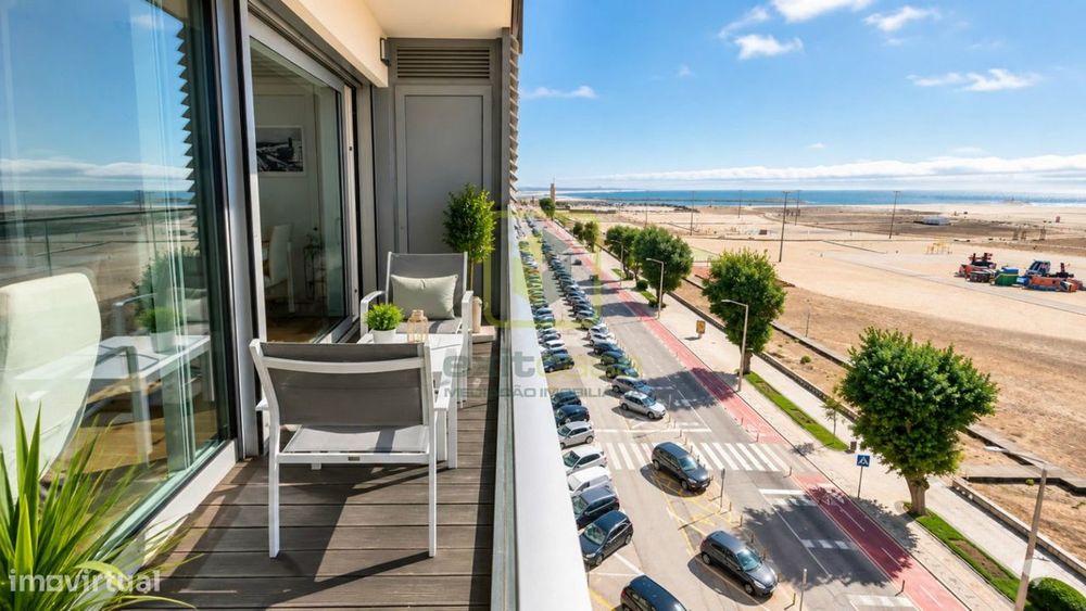 Apartamento T3 primeira linha de mar!
