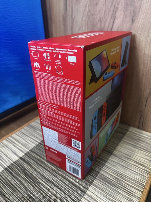 Konsola Nintendo Switch Oled Red & Blue 64 GB. Nowa