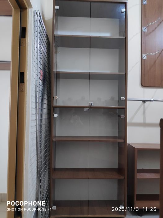 Продається шафа б/у, але в гарному стані.