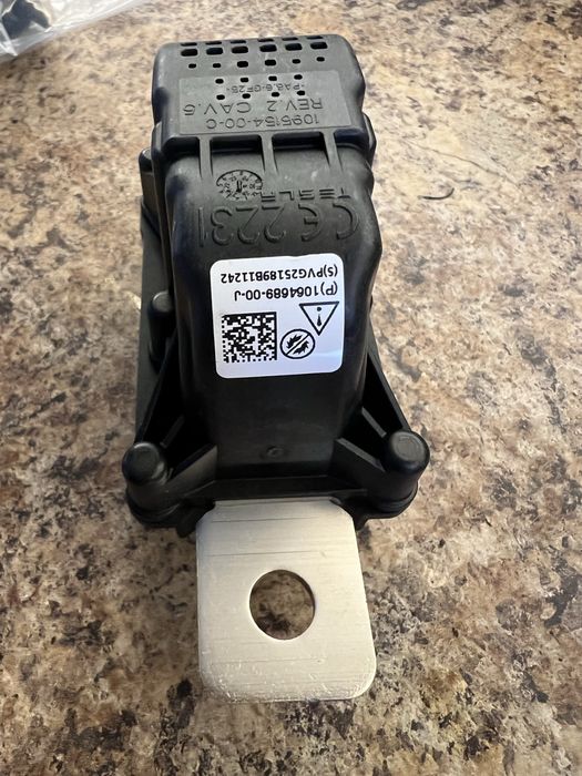 Пиропатрон основної батареї Tesla Model 3/Y 1064689-00-J