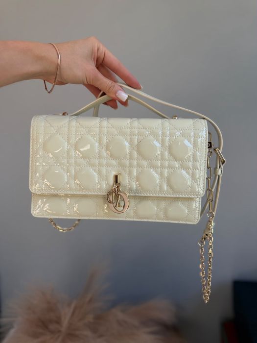 Dior сумка у наявності