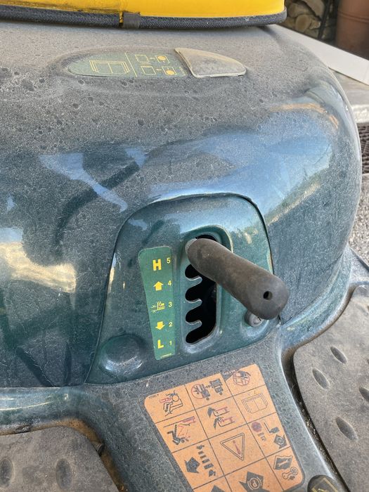 Trator MTD bom para jardim pequeno