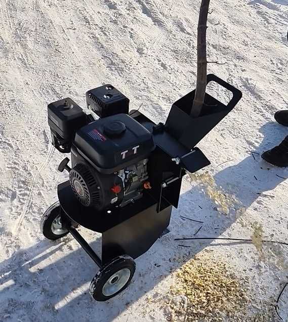 Щепоріз Бобер бензиновий 7кс АКЦІЯ! Бензиновий подрібнювач гілок 60 мм