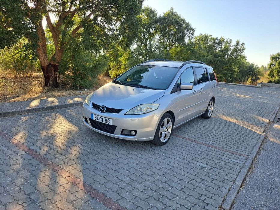 Mazda 5 2.0CD 7 lugares bem estimada