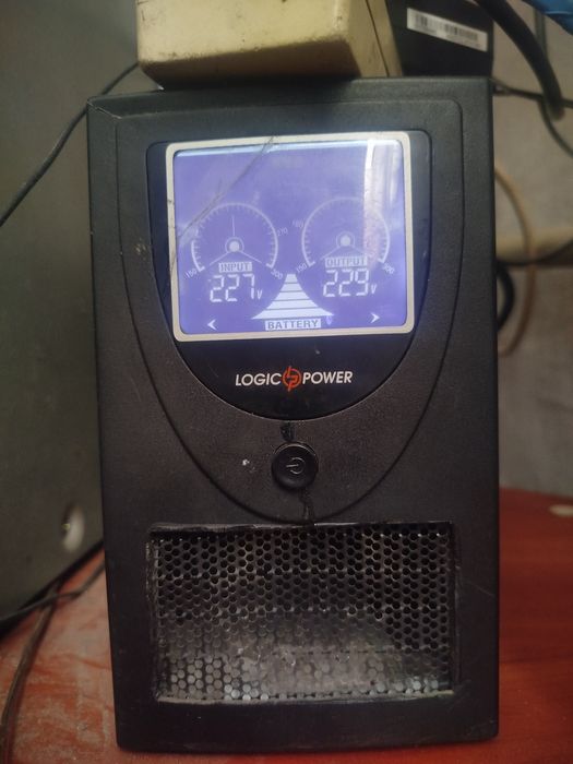 Пристрій безперебійного живлення logic power k650va