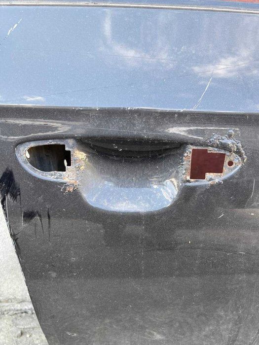 Праві двері на Volkswagen Passat B6 універсал