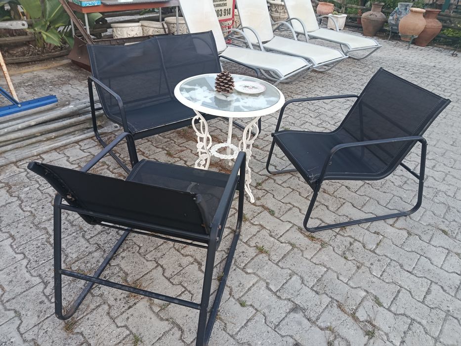 Vendo conjuntos de mesas e cadeiras de exterior