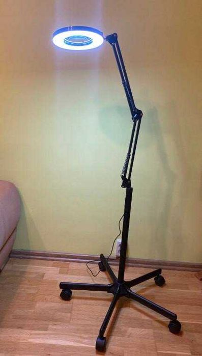 Lampa Lupa Dermatologiczna Kosmetyczna Regulowana Duża Przenośna