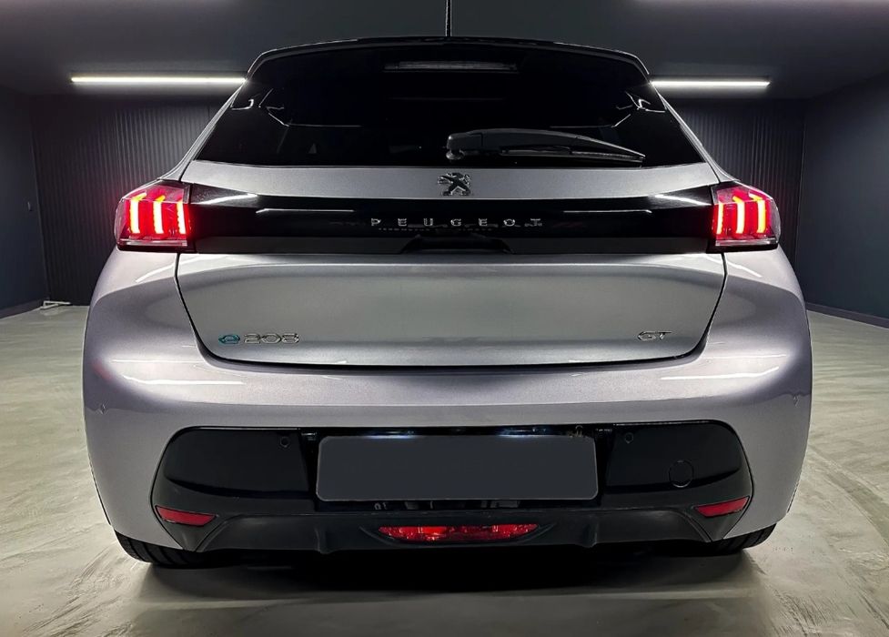 Peugeot E-208 GT 2023