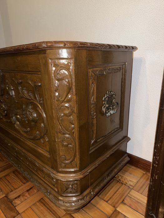 Arca de madeira antiga