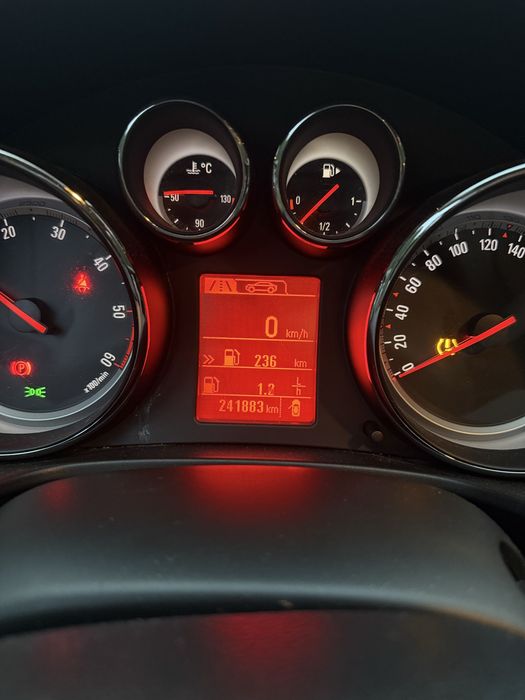 Opel insignia 2011 rok