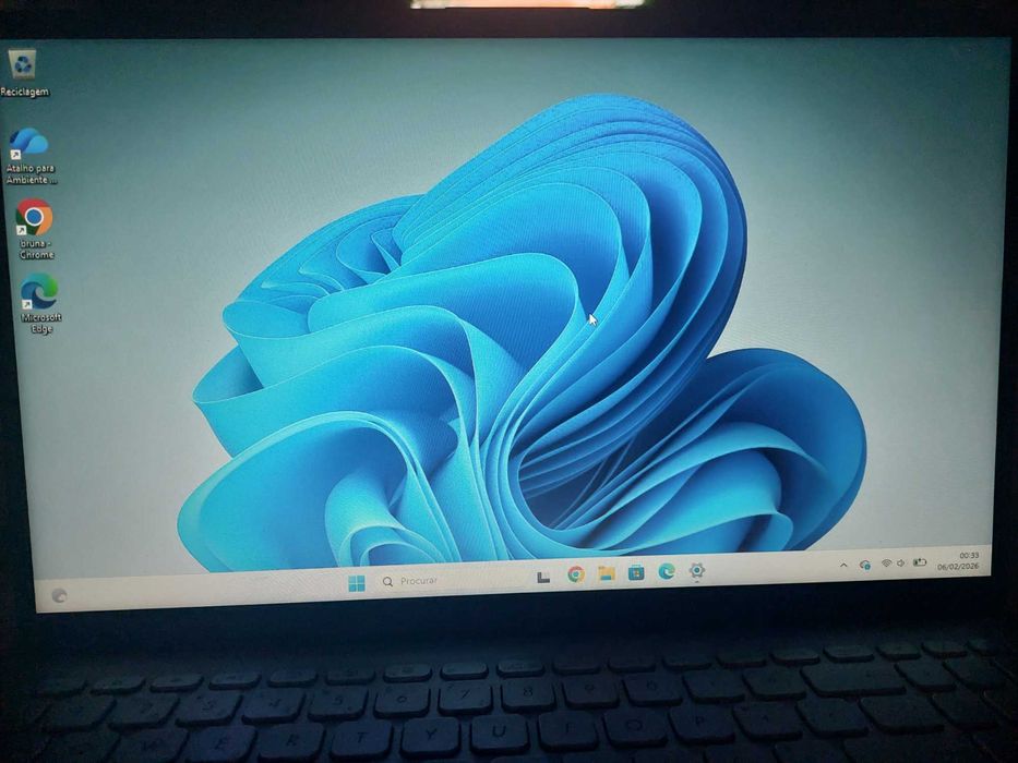 Computador Asus a funcionar