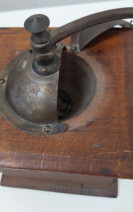Moinho de café antigo Peugeot