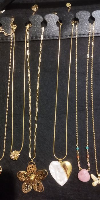 Vendo fios dourados Aço com extensor Novos