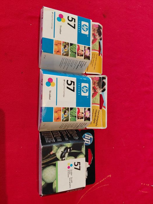 Cartuchos HP 57 tricolor e 56 black