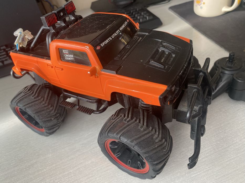 Машинка на управлении + подарок