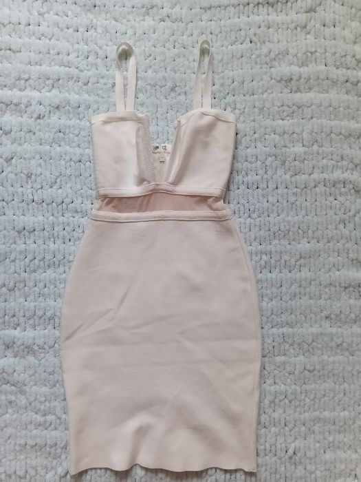 Неймовірна жіноча сукня по фігурі