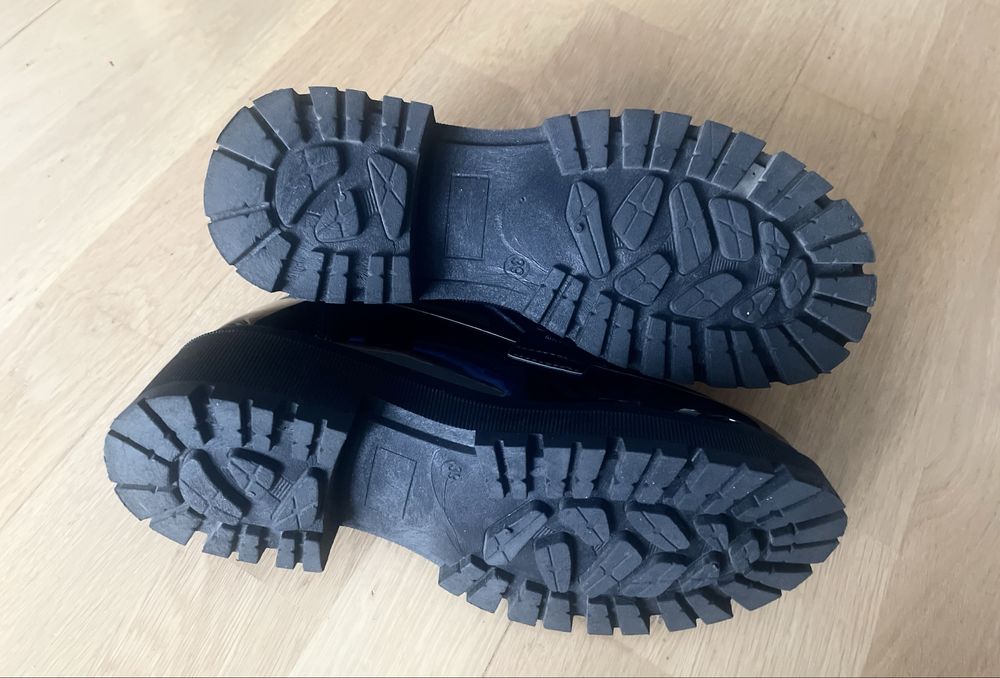 Buty mokasyny loafersy  lakierowane 39 czarne skóra j. Badura
