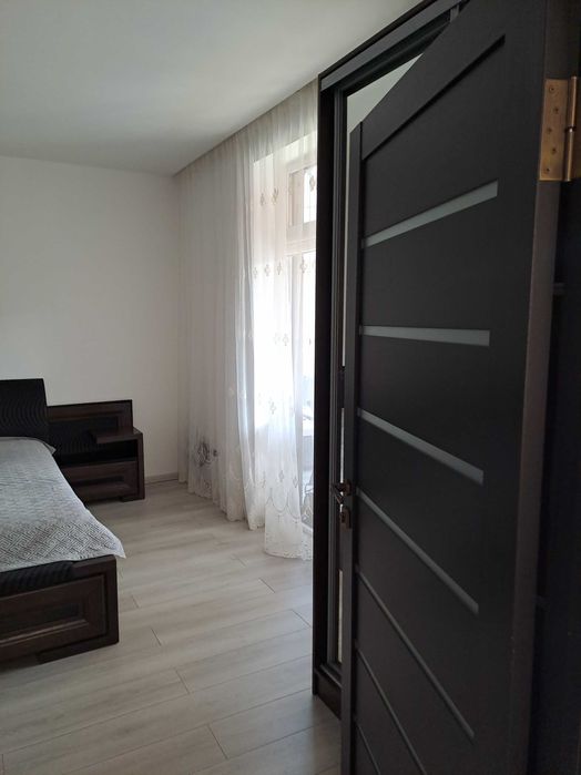 Подобово. Затишний будинок у центрі