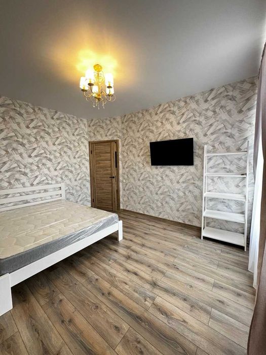 3-к квартира з НОВИМ ремонтом в жк "Моцарт"
