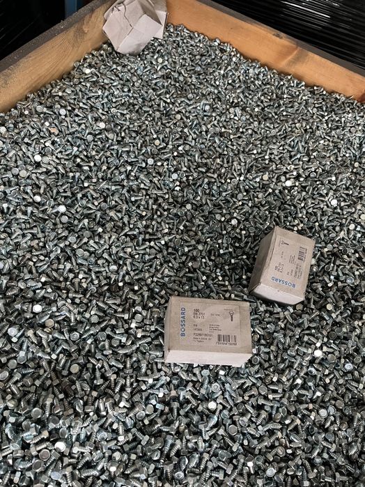 Rożnego rodzaju śruby