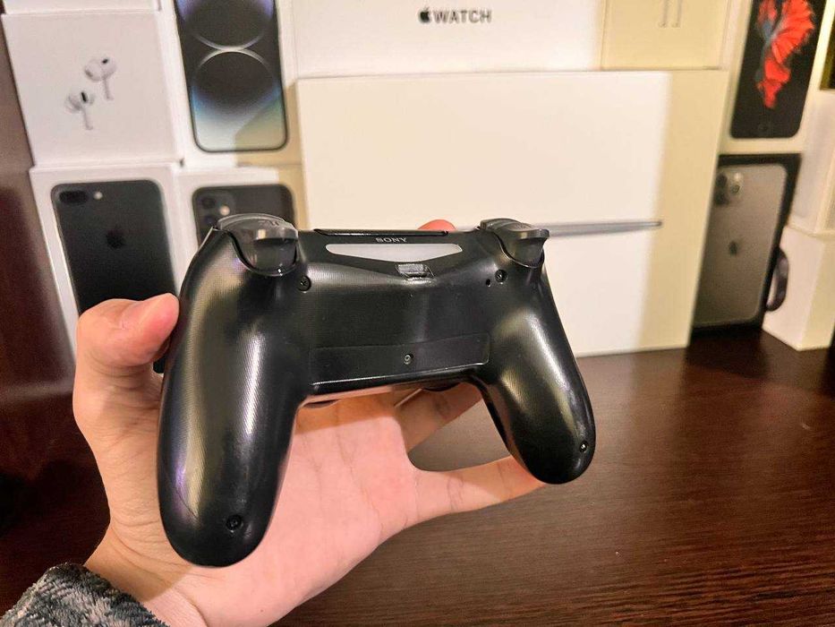 Sony PlayStation 4 DualShock 4 — обслужений, без дрифту