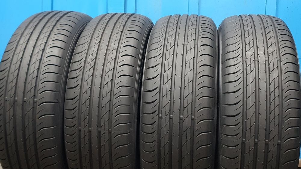 4 x 235/60 R18 Sprzedam - Markowe opony letnie Dunlop - bez napraw