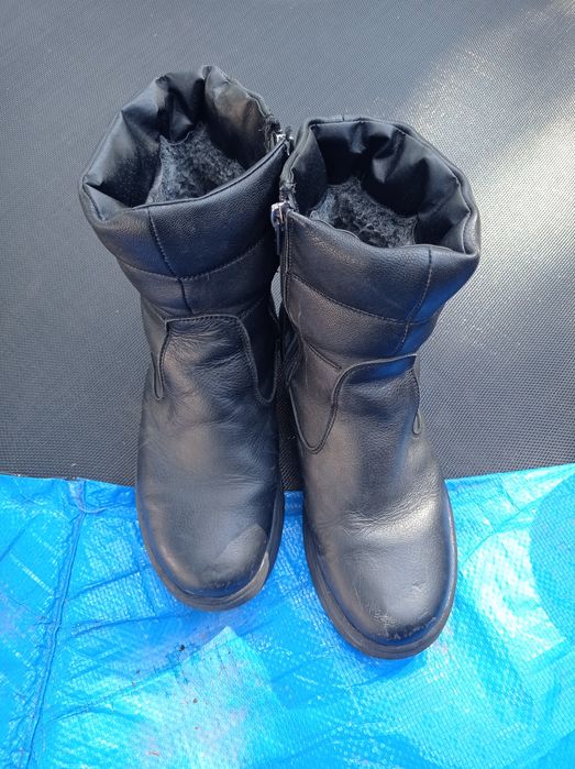 Кожані зимові сапожки взуття ботинки валянки зимові чобітки