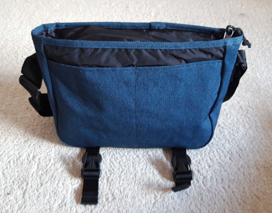 Saco, Mala tiracolo EASTPACK - Artigo NOVO.